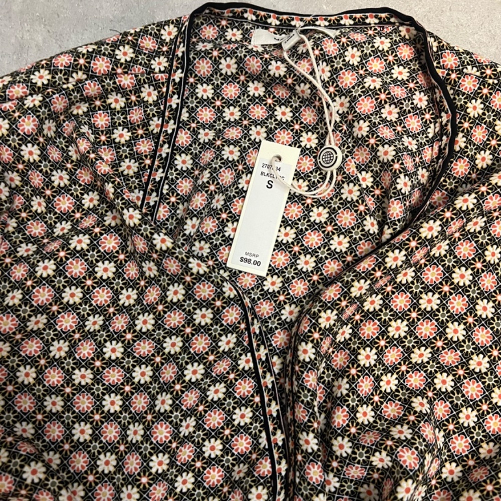 Max Studio blouse - Picture 2 of 2